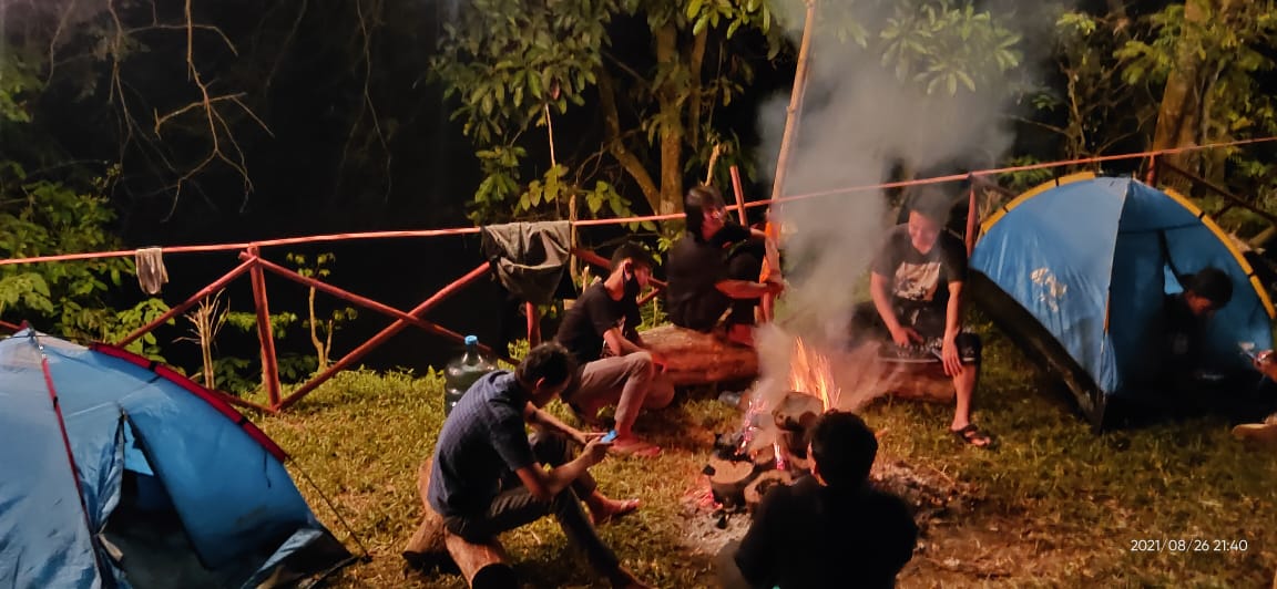 Bantaran Sungai Bersih